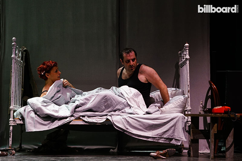 სპექტაკლი „მარტორქები“