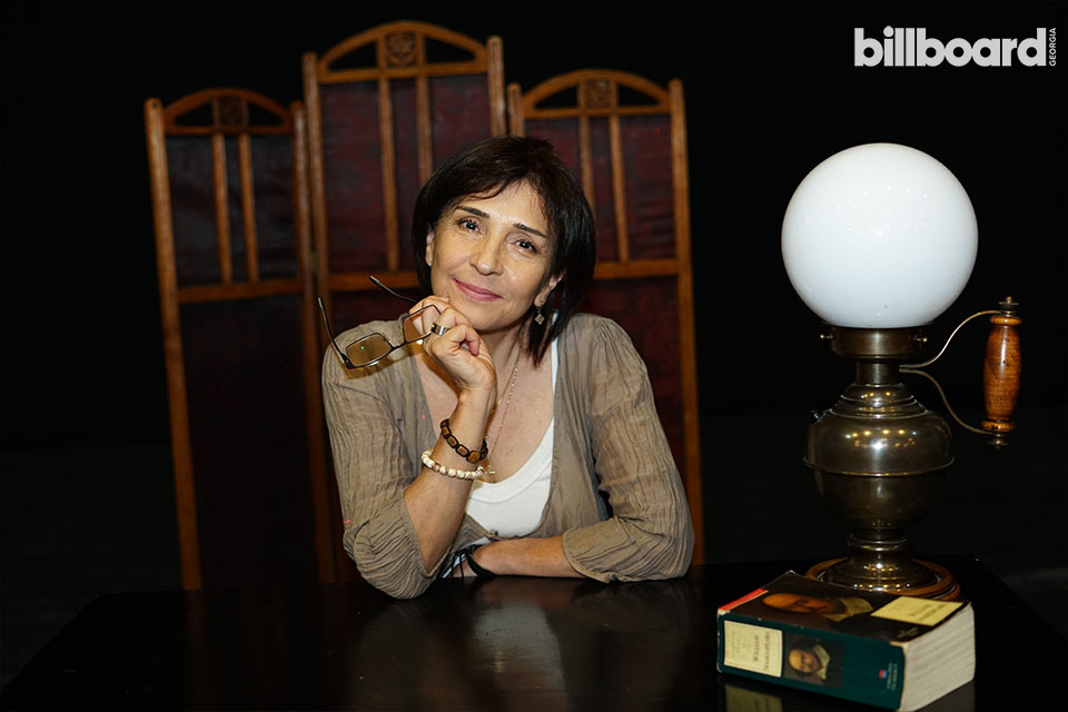 ლილი ხურითი